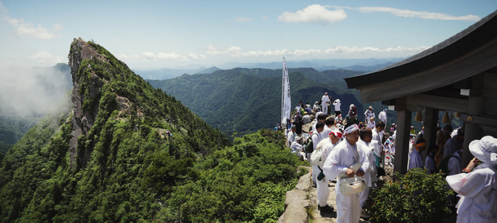 石鎚神社(奧宮 頂上社) 時逢山開大祭，可參與盛會